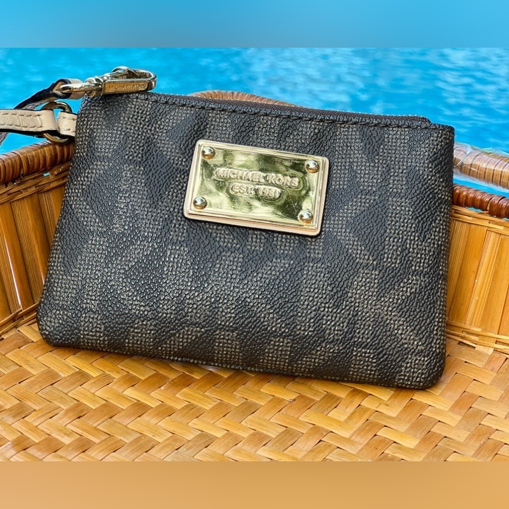Michael Kors wristlet/wallet, nwot